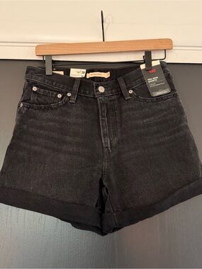 NWT Levi’s 80s Mom Shorts Black sz 28